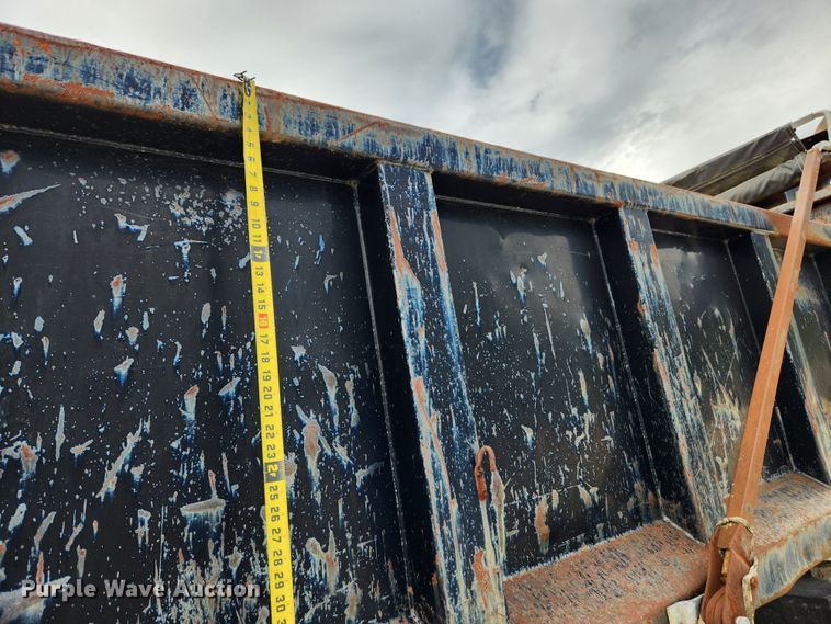 image for item MK9363 1991 International 9300  dump truck