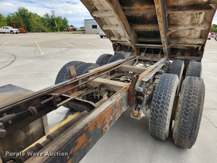 image for item MK9363 1991 International 9300  dump truck