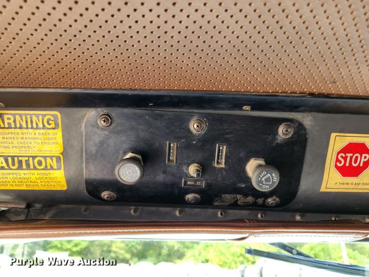 image for item MK9363 1991 International 9300  dump truck