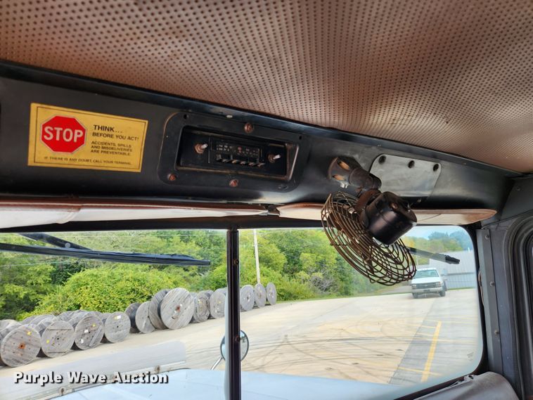 image for item MK9363 1991 International 9300  dump truck