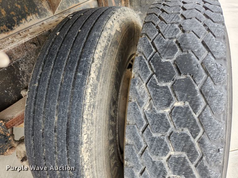 image for item MK9363 1991 International 9300  dump truck