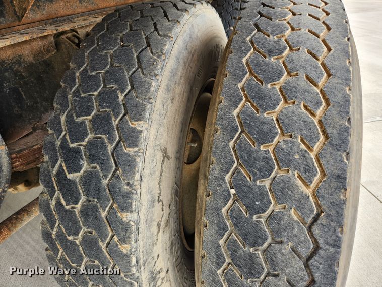 image for item MK9363 1991 International 9300  dump truck