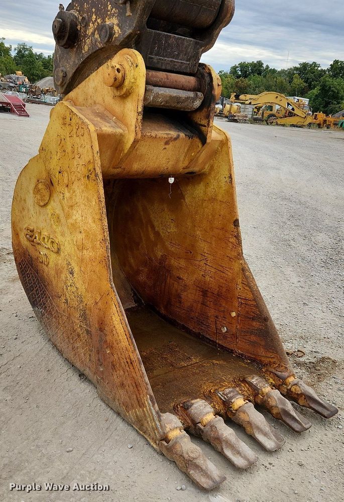 image for item MK9367 2005 Caterpillar 330CL  excavator