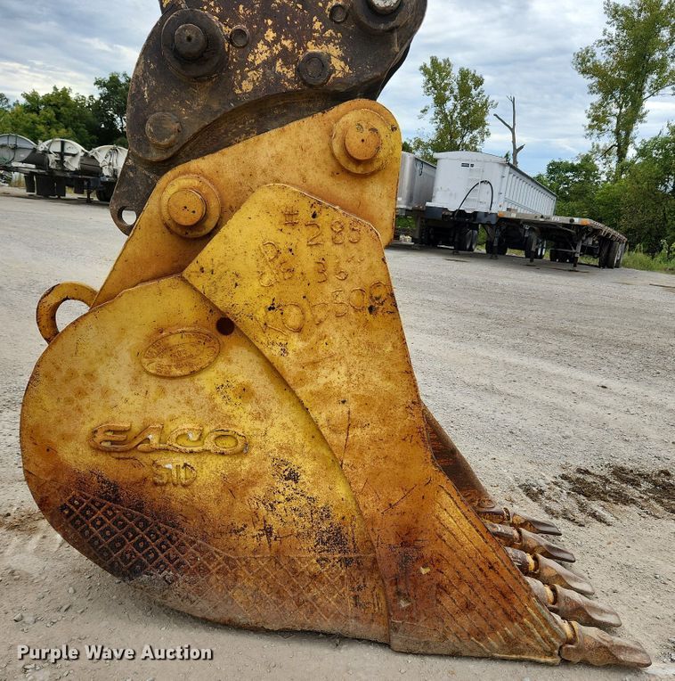 image for item MK9367 2005 Caterpillar 330CL  excavator