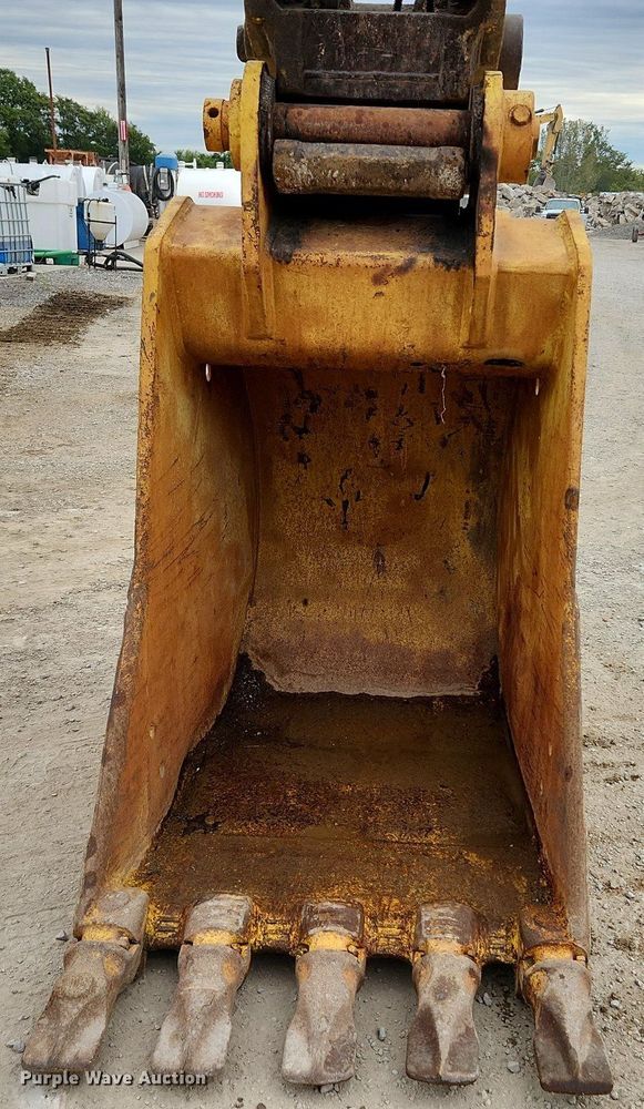 image for item MK9367 2005 Caterpillar 330CL  excavator