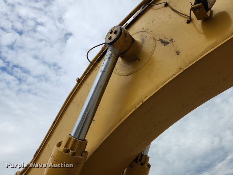 image for item MK9367 2005 Caterpillar 330CL  excavator