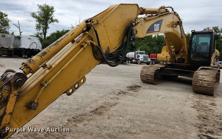 image for item MK9367 2005 Caterpillar 330CL  excavator