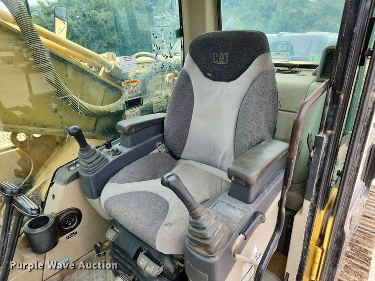 image for item MK9367 2005 Caterpillar 330CL  excavator