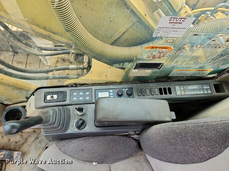 image for item MK9367 2005 Caterpillar 330CL  excavator