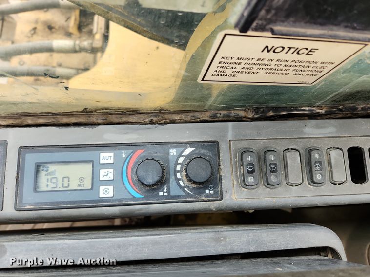 image for item MK9367 2005 Caterpillar 330CL  excavator