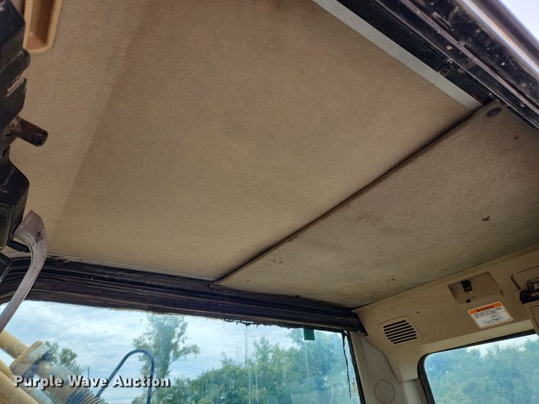 image for item MK9367 2005 Caterpillar 330CL  excavator