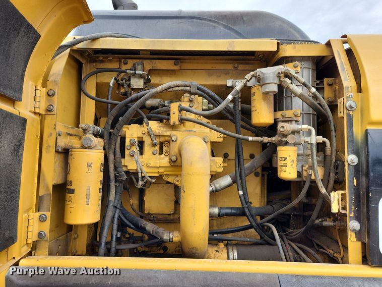 image for item MK9367 2005 Caterpillar 330CL  excavator