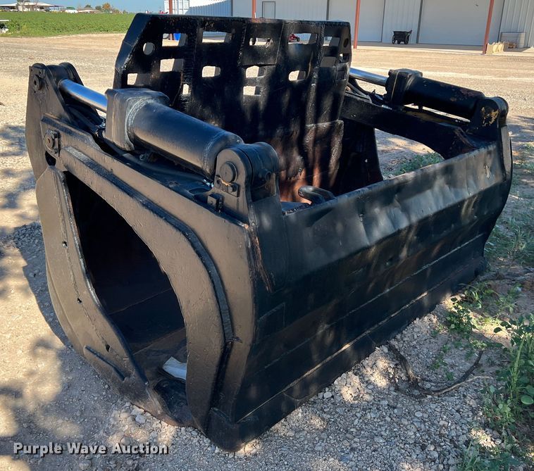 image for item MQ9826 Caterpillar  grapple bucket