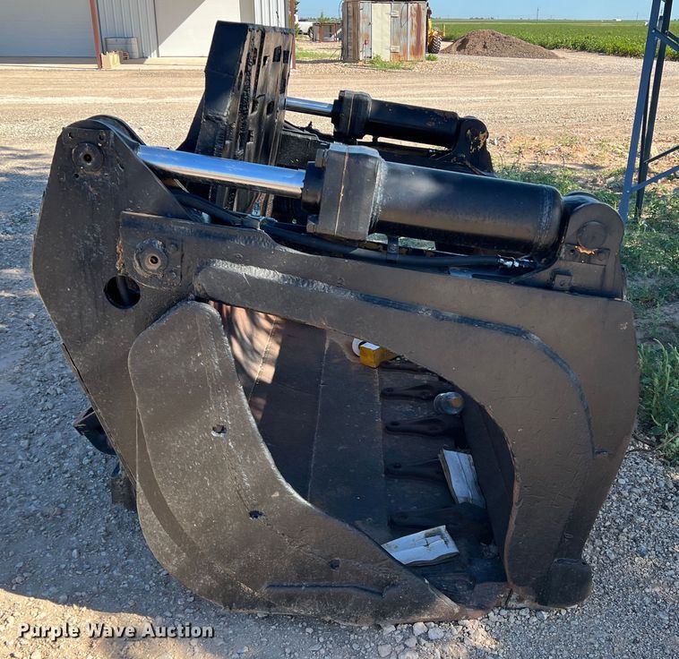 image for item MQ9826 Caterpillar  grapple bucket