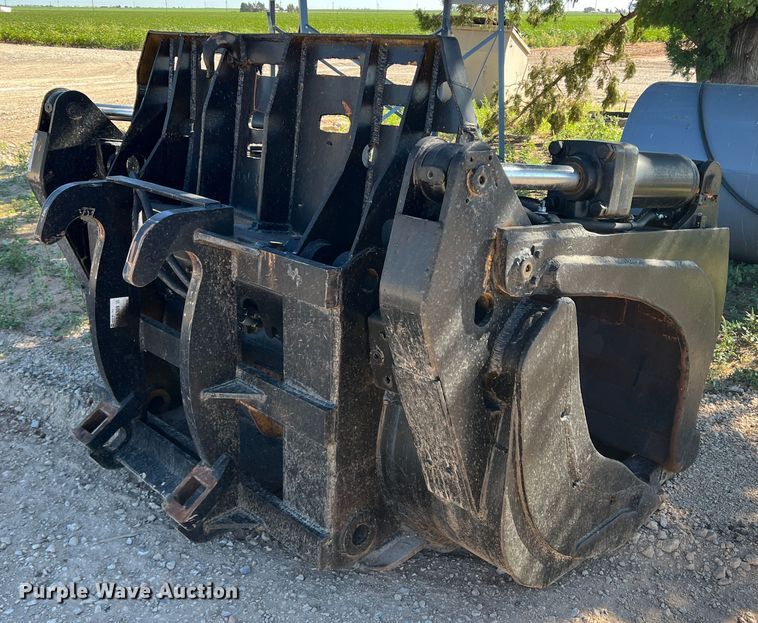 image for item MQ9826 Caterpillar  grapple bucket