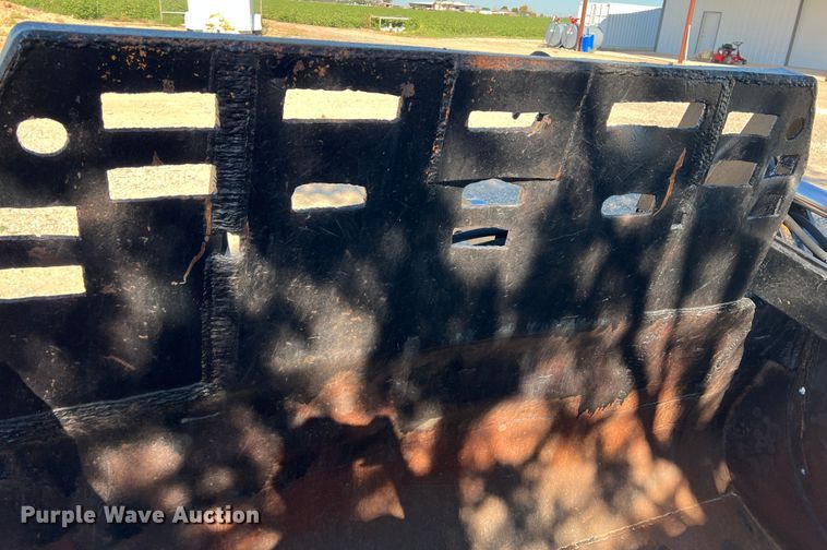 image for item MQ9826 Caterpillar  grapple bucket