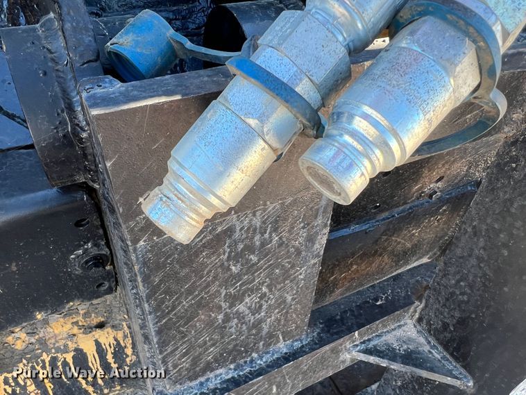 image for item MQ9826 Caterpillar  grapple bucket