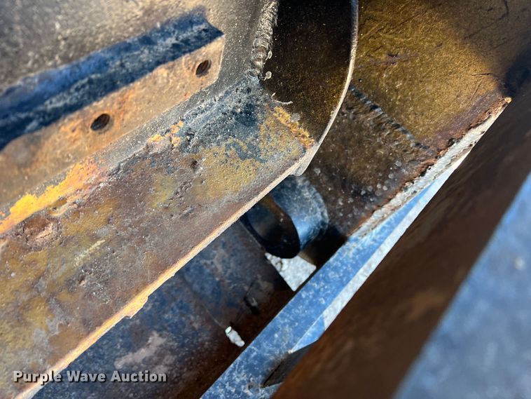 image for item MQ9826 Caterpillar  grapple bucket