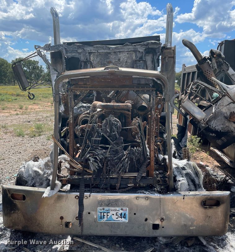 image for item MR9358 1987 Freightliner FLC  dump truck