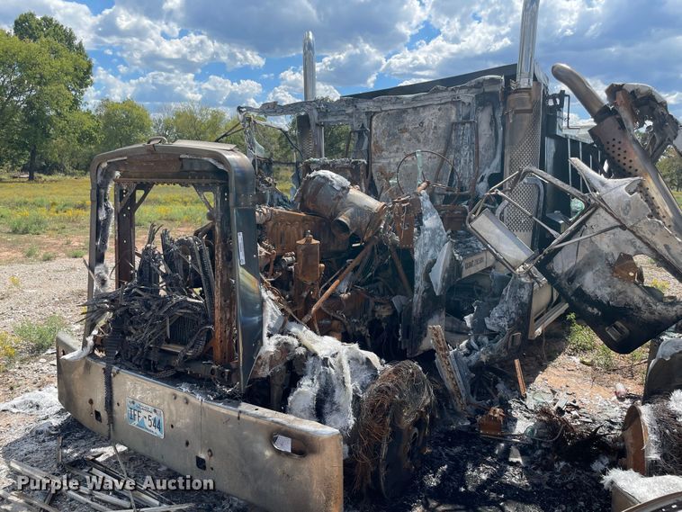 image for item MR9358 1987 Freightliner FLC  dump truck