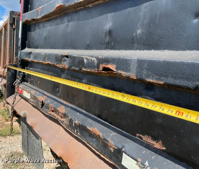 image for item MR9358 1987 Freightliner FLC  dump truck