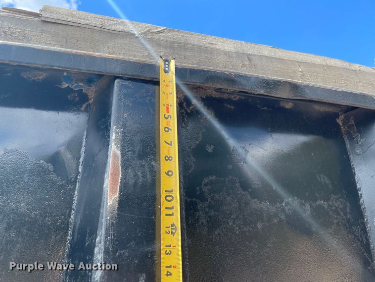 image for item MR9358 1987 Freightliner FLC  dump truck