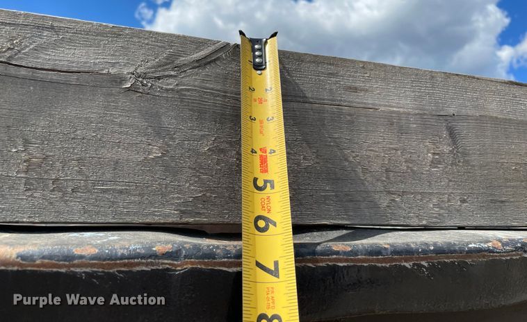 image for item MR9358 1987 Freightliner FLC  dump truck