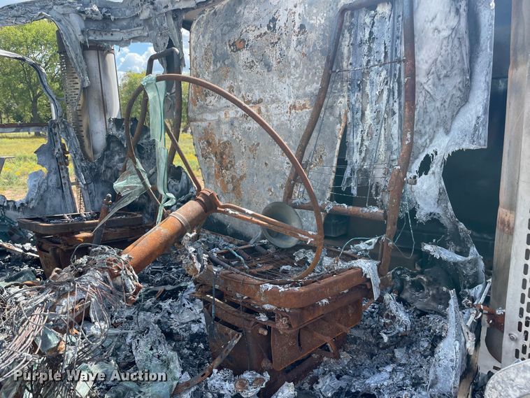 image for item MR9358 1987 Freightliner FLC  dump truck