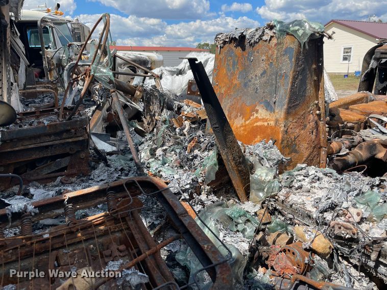 image for item MR9358 1987 Freightliner FLC  dump truck