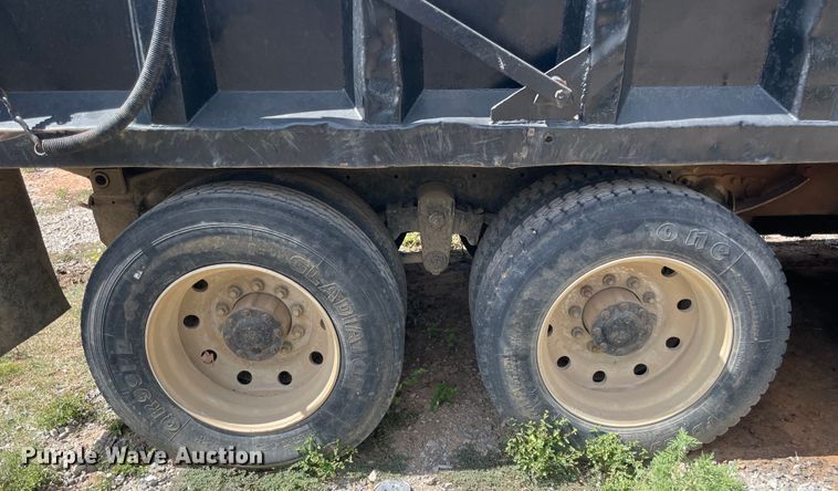 image for item MR9358 1987 Freightliner FLC  dump truck