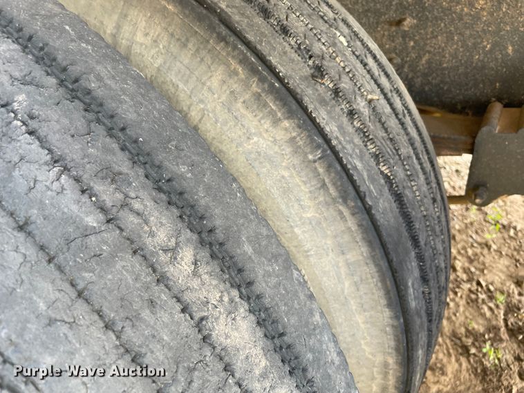 image for item MR9358 1987 Freightliner FLC  dump truck