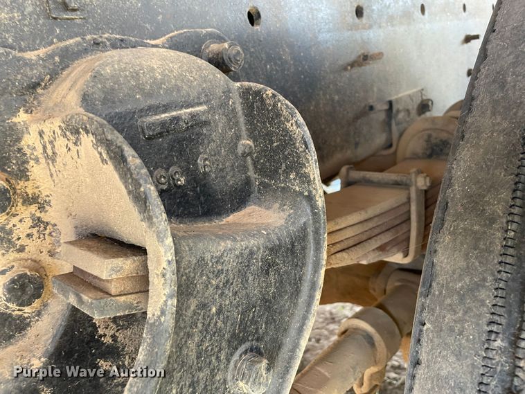 image for item MR9358 1987 Freightliner FLC  dump truck