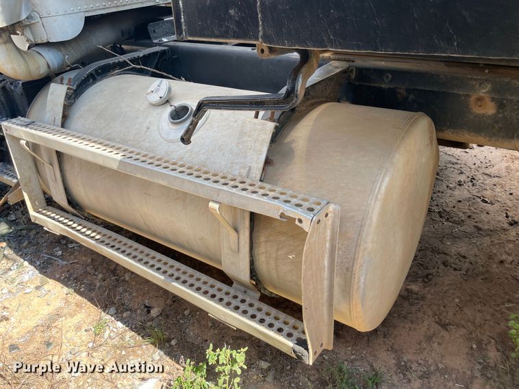 image for item MR9358 1987 Freightliner FLC  dump truck