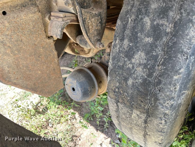 image for item MR9358 1987 Freightliner FLC  dump truck