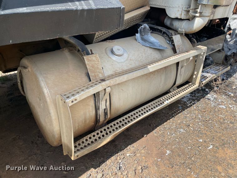 image for item MR9358 1987 Freightliner FLC  dump truck