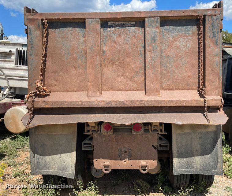 image for item MR9361 1988 Freightliner FLC  dump truck