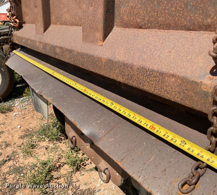 image for item MR9361 1988 Freightliner FLC  dump truck