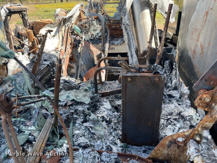 image for item MR9361 1988 Freightliner FLC  dump truck