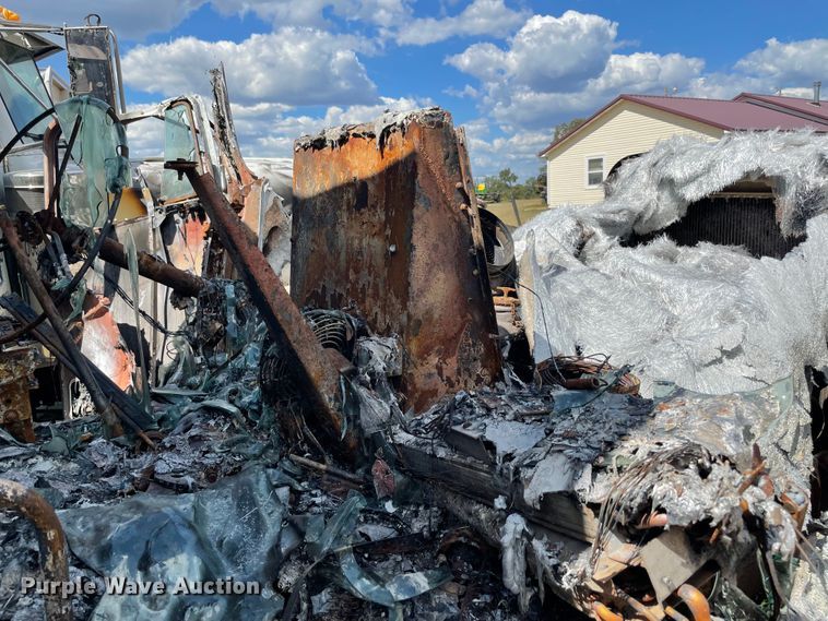 image for item MR9361 1988 Freightliner FLC  dump truck