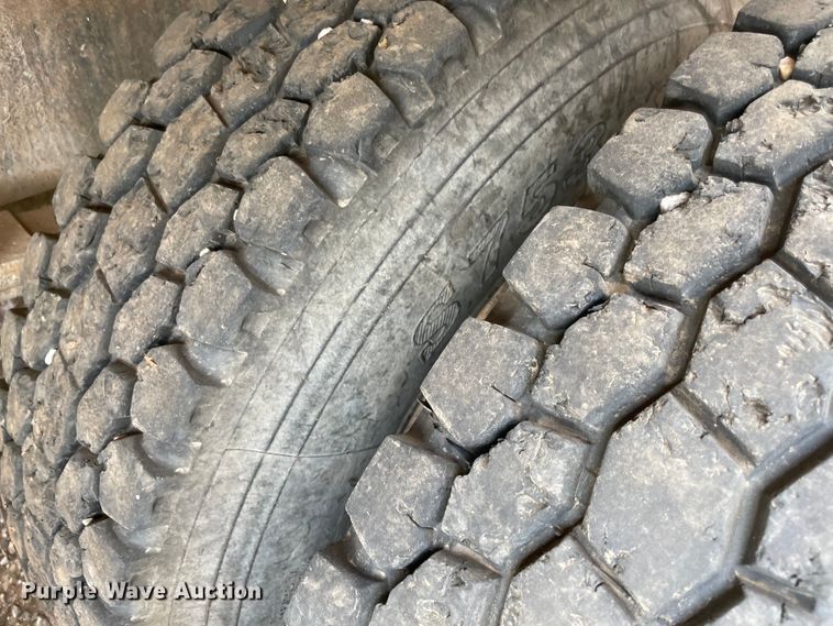 image for item MR9361 1988 Freightliner FLC  dump truck