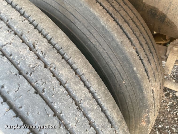 image for item MR9361 1988 Freightliner FLC  dump truck