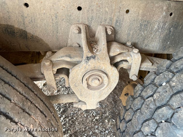 image for item MR9361 1988 Freightliner FLC  dump truck