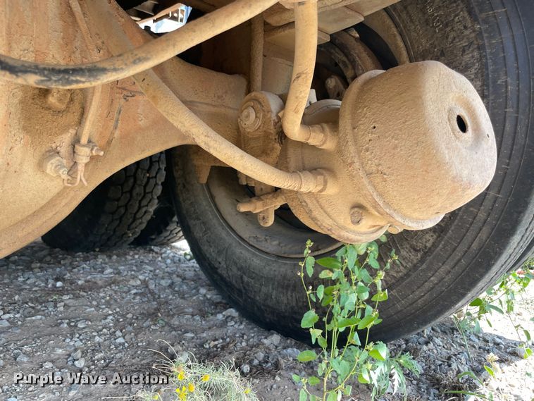 image for item MR9361 1988 Freightliner FLC  dump truck