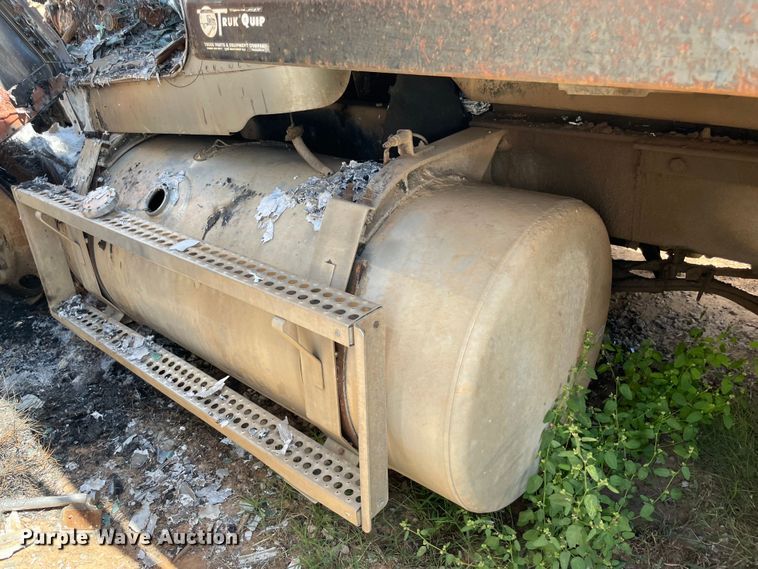 image for item MR9361 1988 Freightliner FLC  dump truck