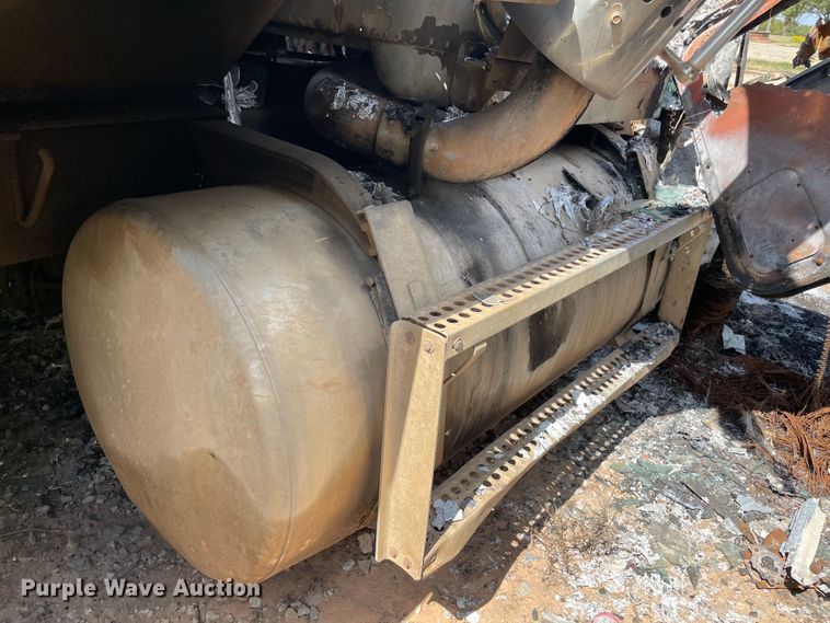 image for item MR9361 1988 Freightliner FLC  dump truck