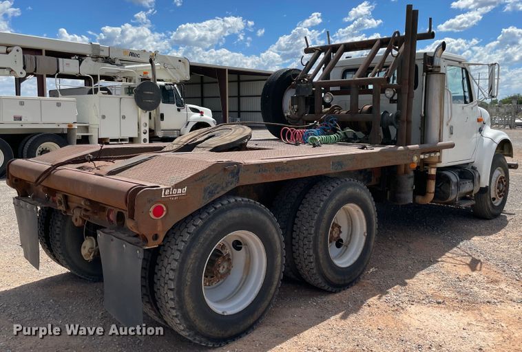 image for item MR9367 1992 International 4900  winch truck