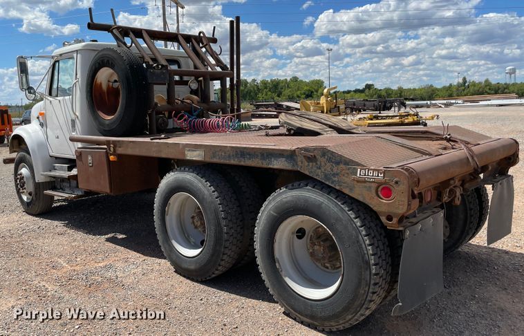 image for item MR9367 1992 International 4900  winch truck