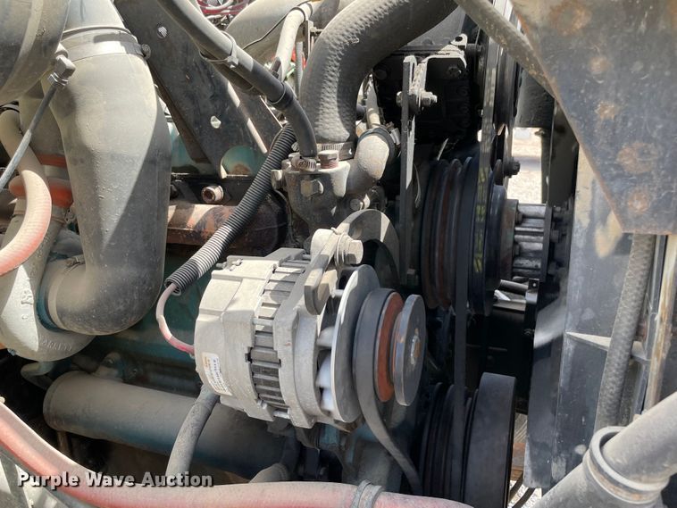 image for item MR9367 1992 International 4900  winch truck