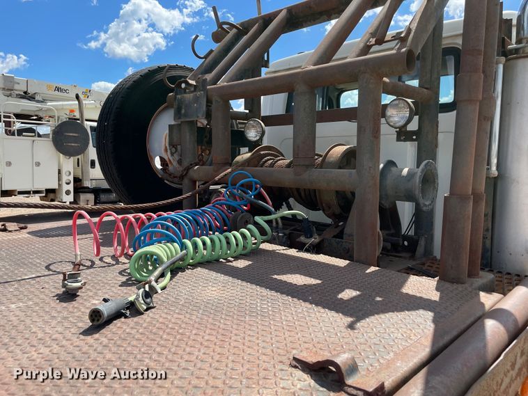 image for item MR9367 1992 International 4900  winch truck