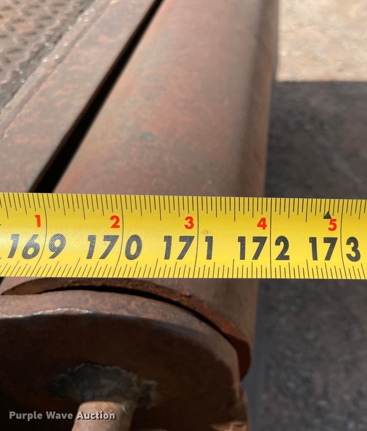 image for item MR9367 1992 International 4900  winch truck